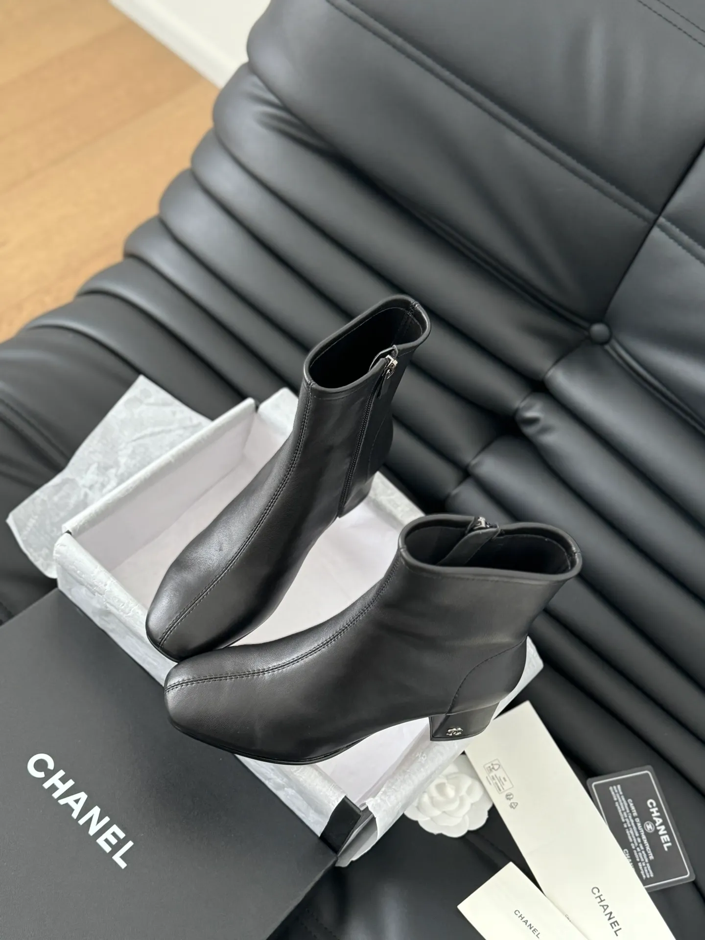 👟👟Ex-factory price 640👟👟 Purchasing-grade Chanel classic new stretch boots series! The leather texture is super good, and the upper is delicate ~ Calfskin upper, sheepskin lining, original outsole! Size:35-39 Other sizes are determined